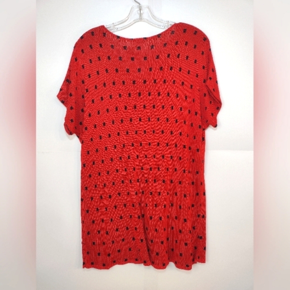 Brenda French Women's Knit Light Weight Top. Red With Black Pattern Size (M) - Picture 3 of 9